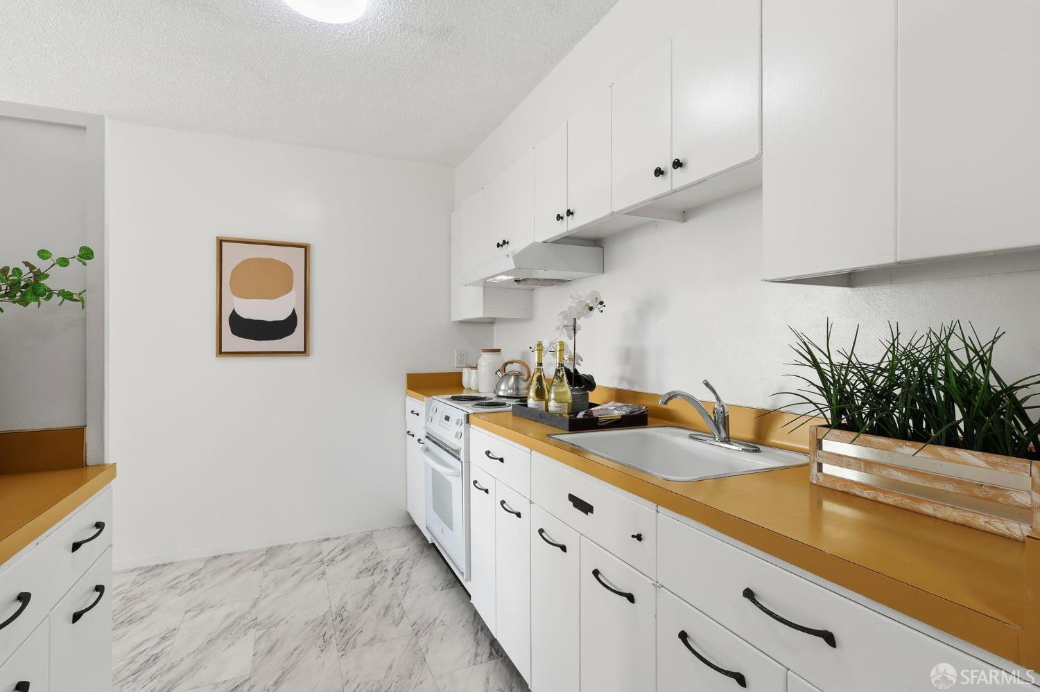 Photo #9: 425070347 Listing: Photo #9