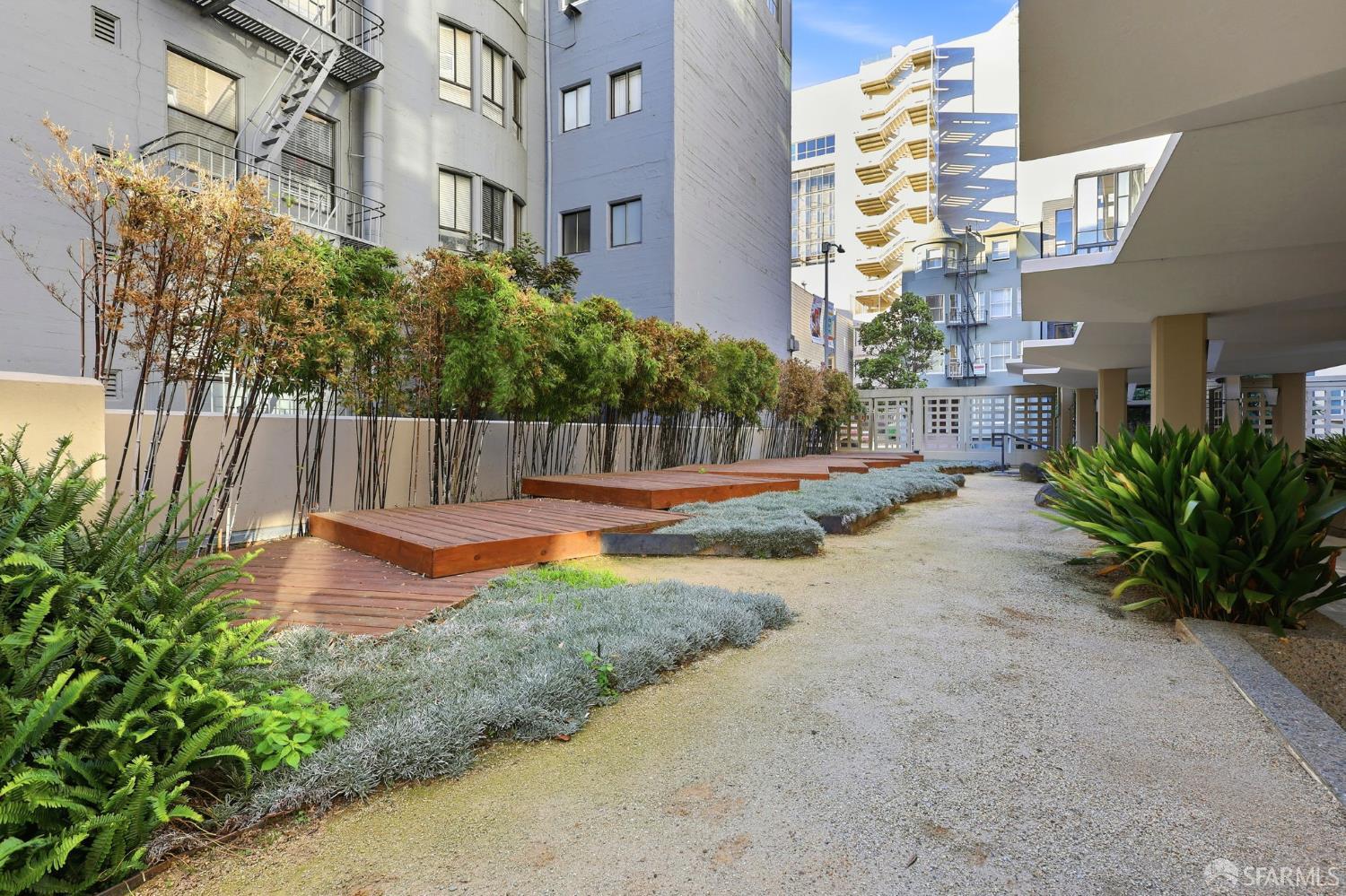 Photo #18: 425070347 Listing: Photo #18