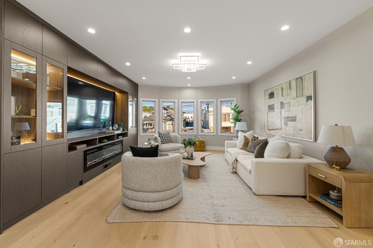 Detail Gallery Image 8 of 82 For 1047 Plymouth Ave, San Francisco,  CA 94112 - 4 Beds | 4 Baths