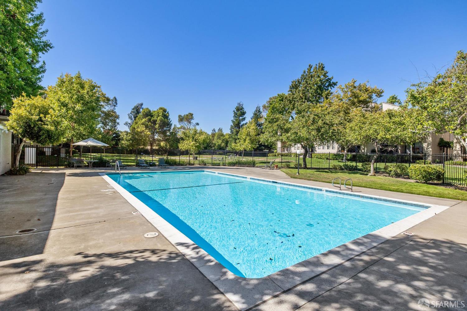 Detail Gallery Image 31 of 40 For 1910 Barrymore Cmn #C,  Fremont,  CA 94538 - 2 Beds | 1 Baths