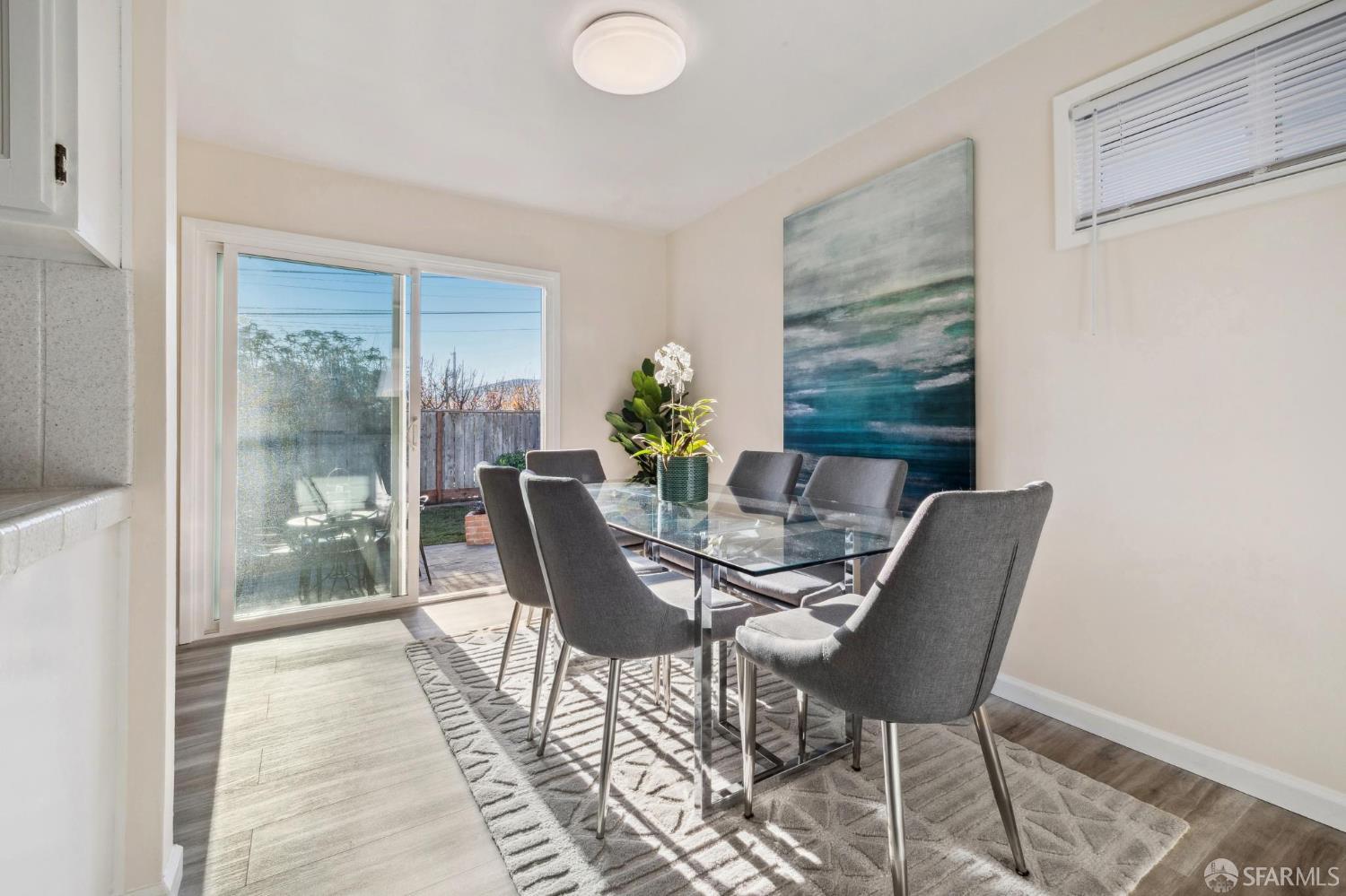 Detail Gallery Image 18 of 45 For 1231 Edgewood Way, South San Francisco,  CA 94080 - 3 Beds | 2 Baths