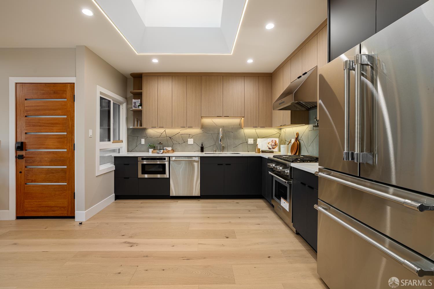 Detail Gallery Image 13 of 82 For 1047 Plymouth Ave, San Francisco,  CA 94112 - 4 Beds | 4 Baths