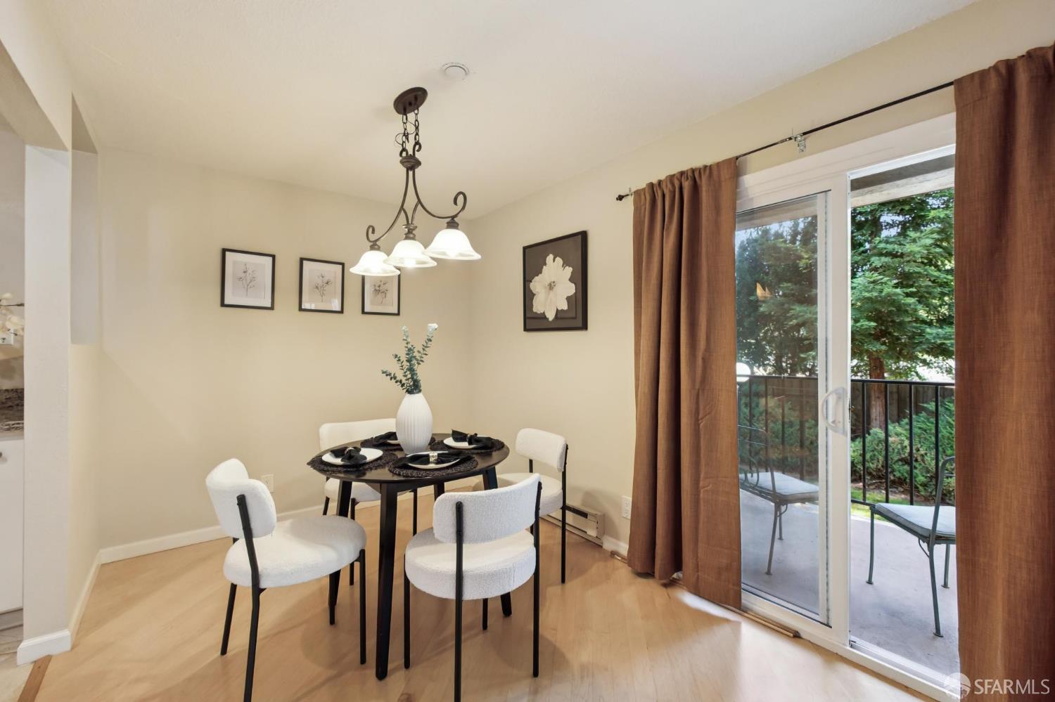 Detail Gallery Image 13 of 40 For 1910 Barrymore Cmn #C,  Fremont,  CA 94538 - 2 Beds | 1 Baths