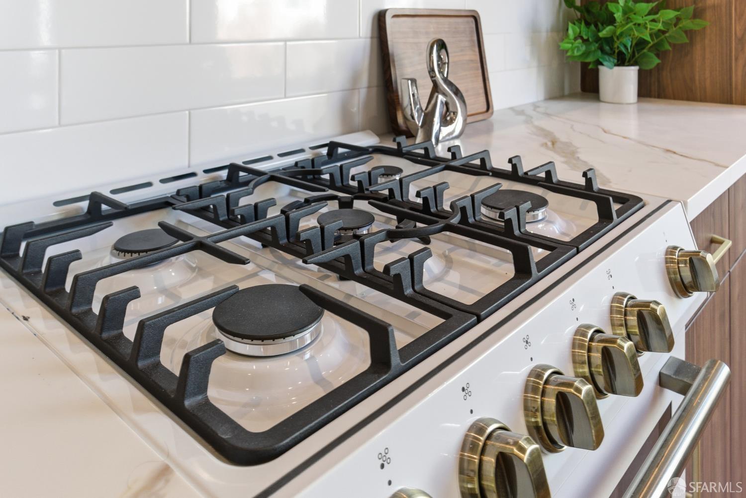 Detail Gallery Image 2 of 18 For 18 Sanchez St #20,  San Francisco,  CA 94114 - 3 Beds | 2 Baths