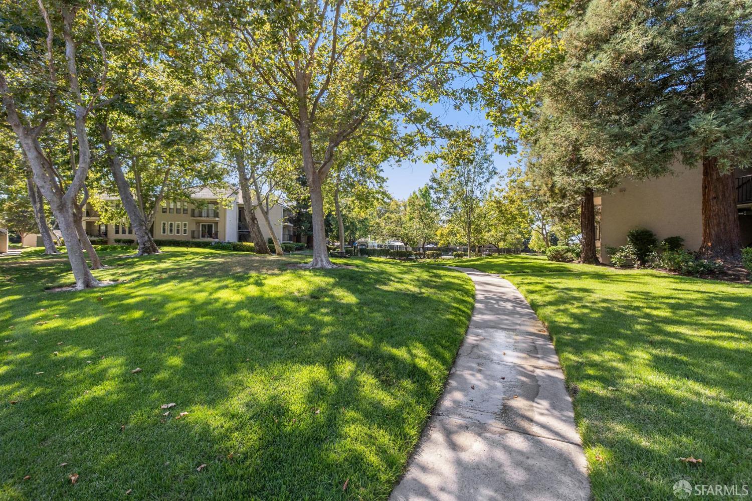 Detail Gallery Image 30 of 40 For 1910 Barrymore Cmn #C,  Fremont,  CA 94538 - 2 Beds | 1 Baths