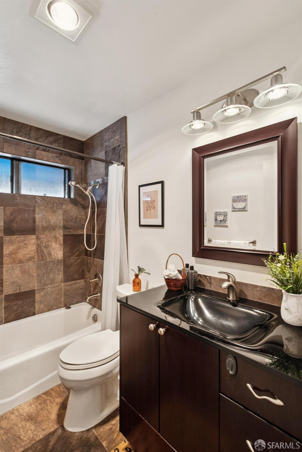 Detail Gallery Image 19 of 40 For 1910 Barrymore Cmn #C,  Fremont,  CA 94538 - 2 Beds | 1 Baths