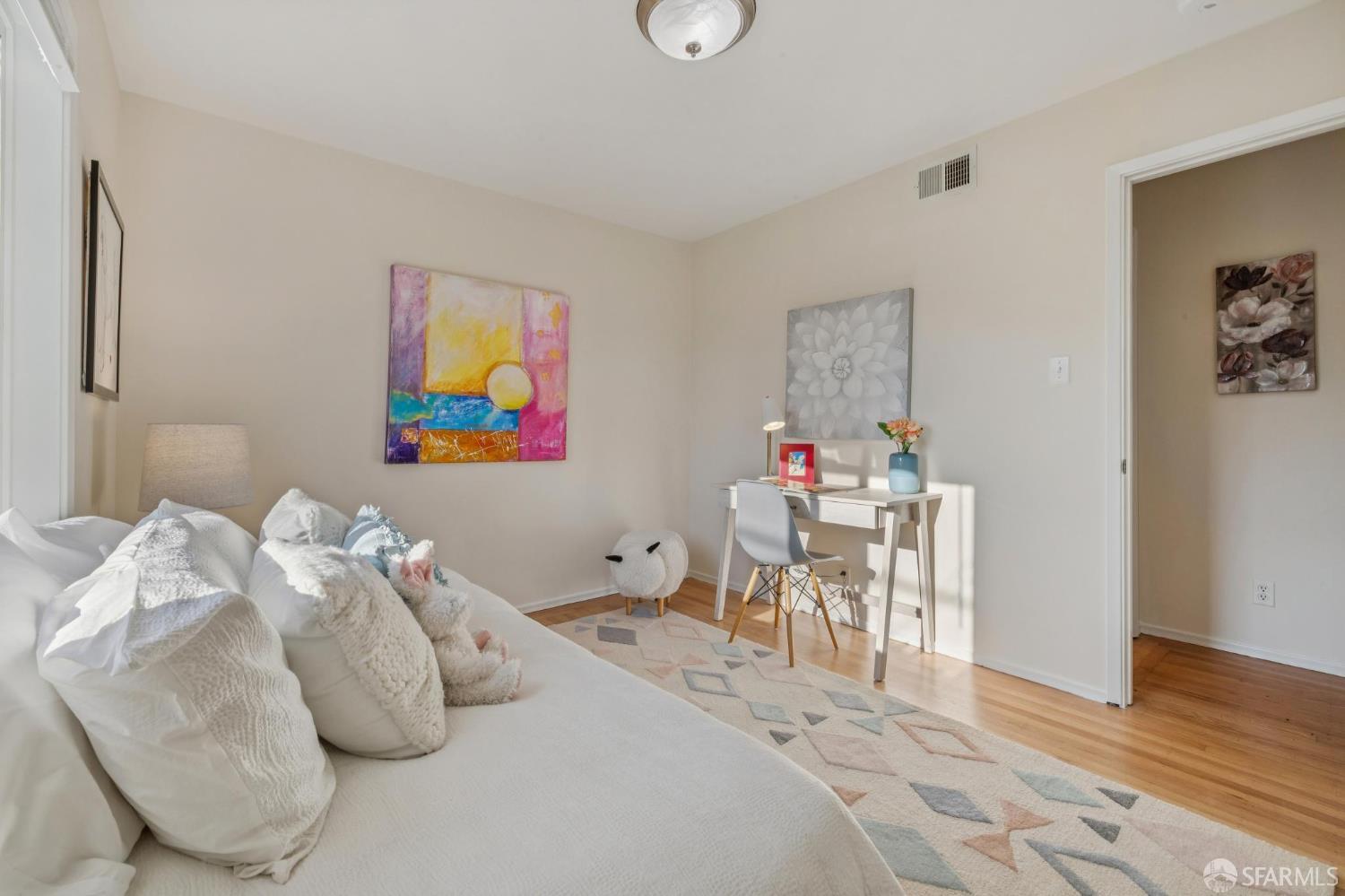 Detail Gallery Image 31 of 45 For 1231 Edgewood Way, South San Francisco,  CA 94080 - 3 Beds | 2 Baths