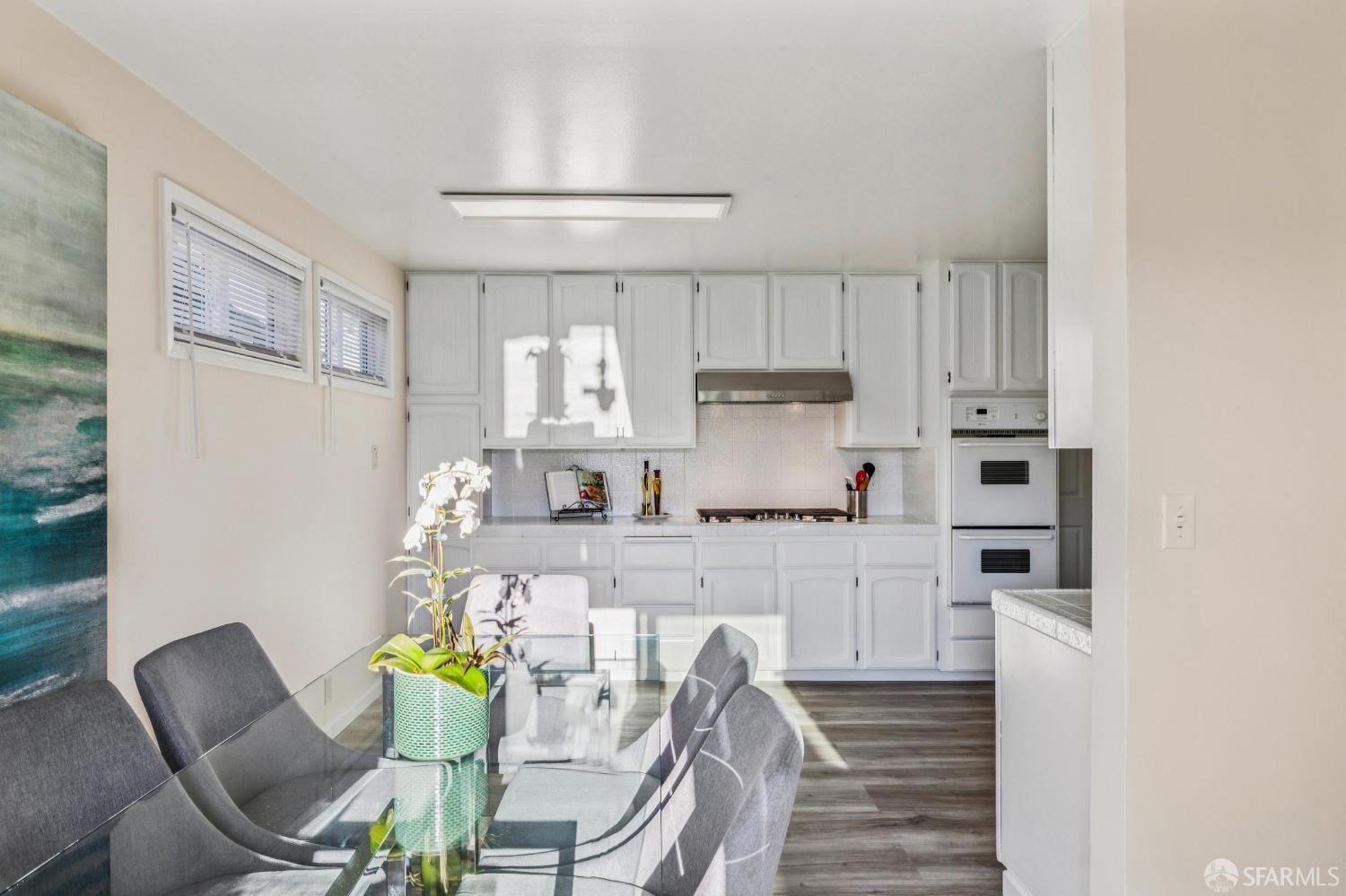 Detail Gallery Image 20 of 45 For 1231 Edgewood Way, South San Francisco,  CA 94080 - 3 Beds | 2 Baths