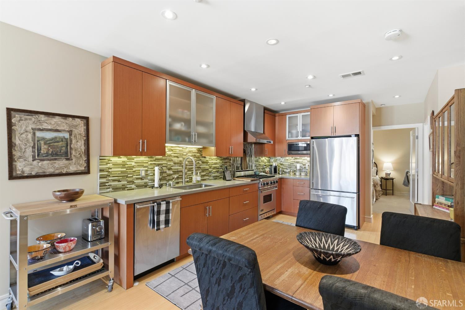 Detail Gallery Image 5 of 14 For 1725 Washington St #9,  San Francisco,  CA 94109 - 2 Beds | 2 Baths