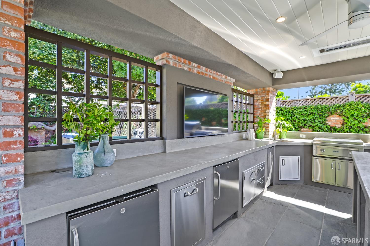 Detail Gallery Image 23 of 33 For 1640 University Ave, San Jose,  CA 95126 - 6 Beds | 4/1 Baths