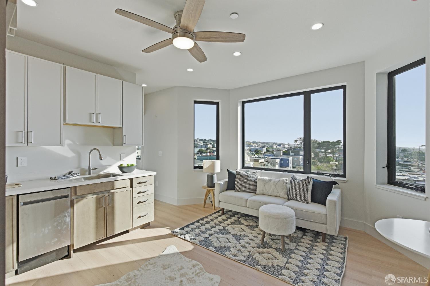 Detail Gallery Image 5 of 35 For 3945 Judah St #505,  San Francisco,  CA 94122 - 1 Beds | 1 Baths