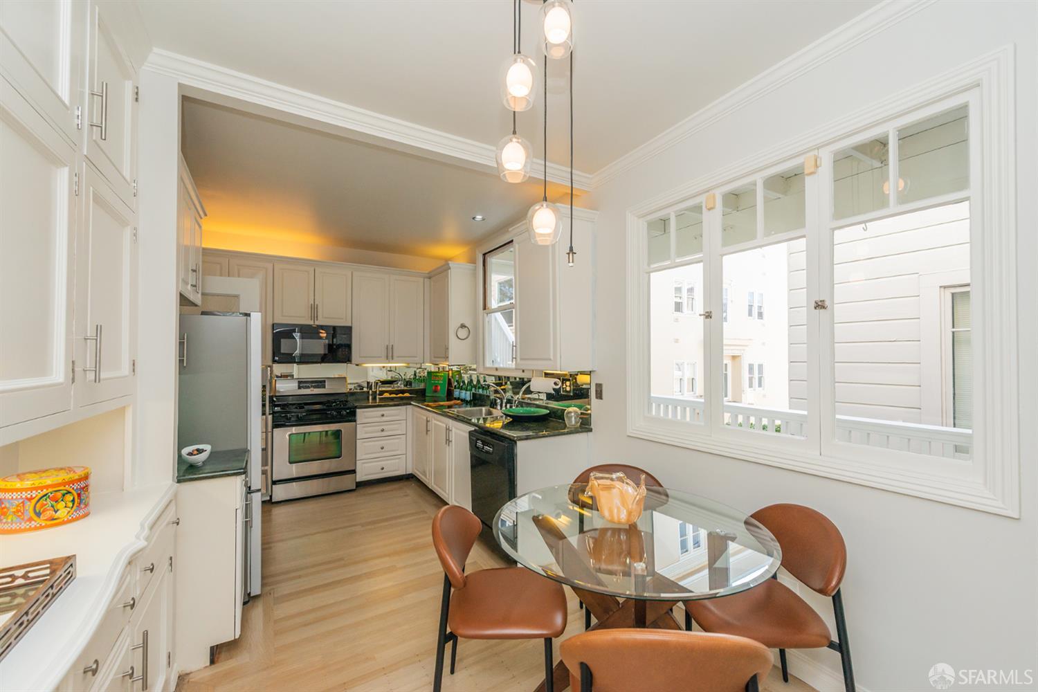 Detail Gallery Image 7 of 27 For 1183 Chestnut St, San Francisco,  CA 94109 - – Beds | – Baths