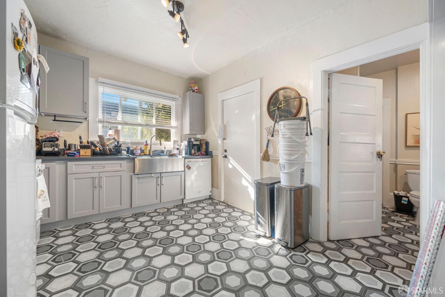 Detail Gallery Image 30 of 82 For 2941 Harrison St, Oakland,  CA 94611 - – Beds | – Baths