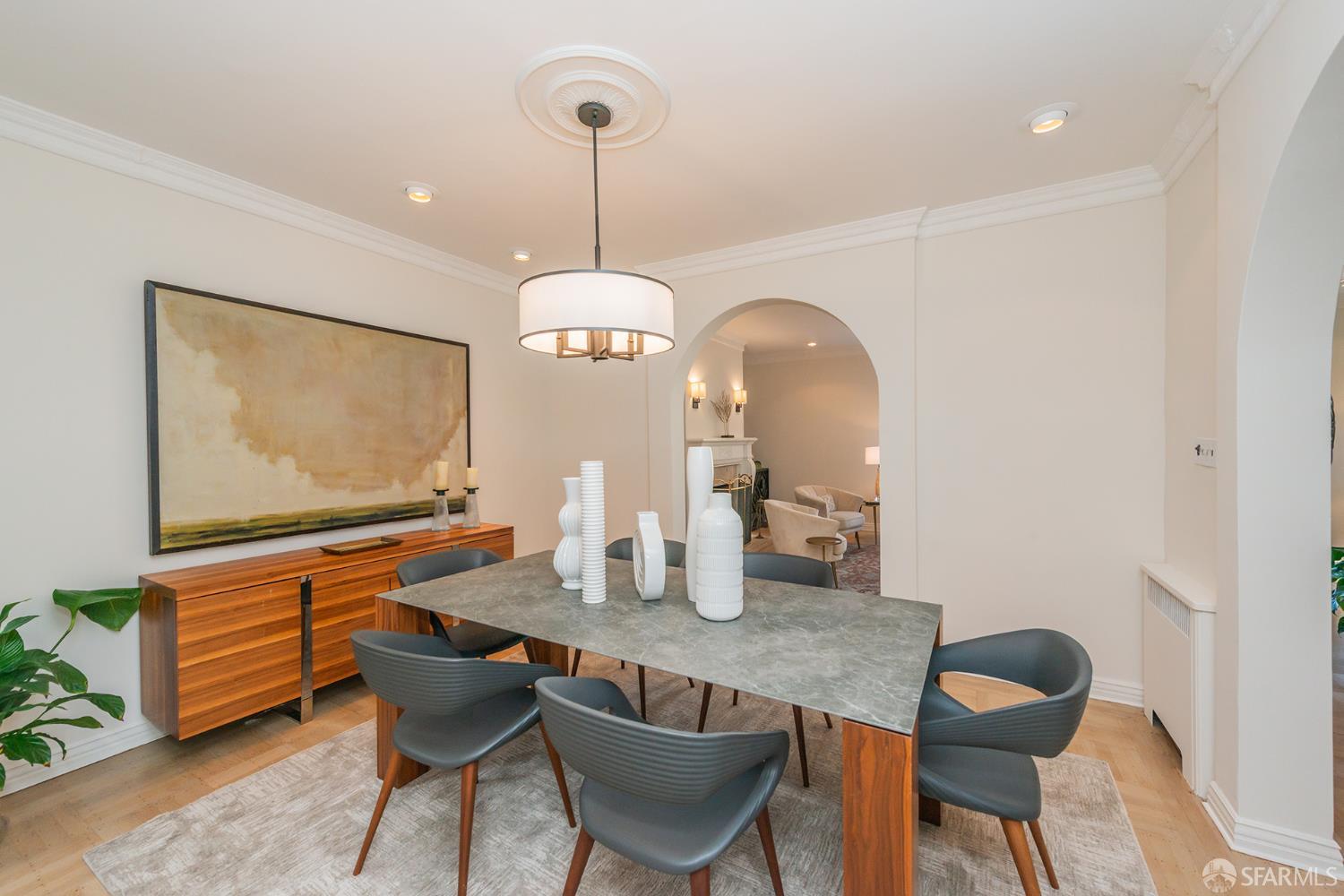 Detail Gallery Image 6 of 27 For 1183 Chestnut St, San Francisco,  CA 94109 - – Beds | – Baths