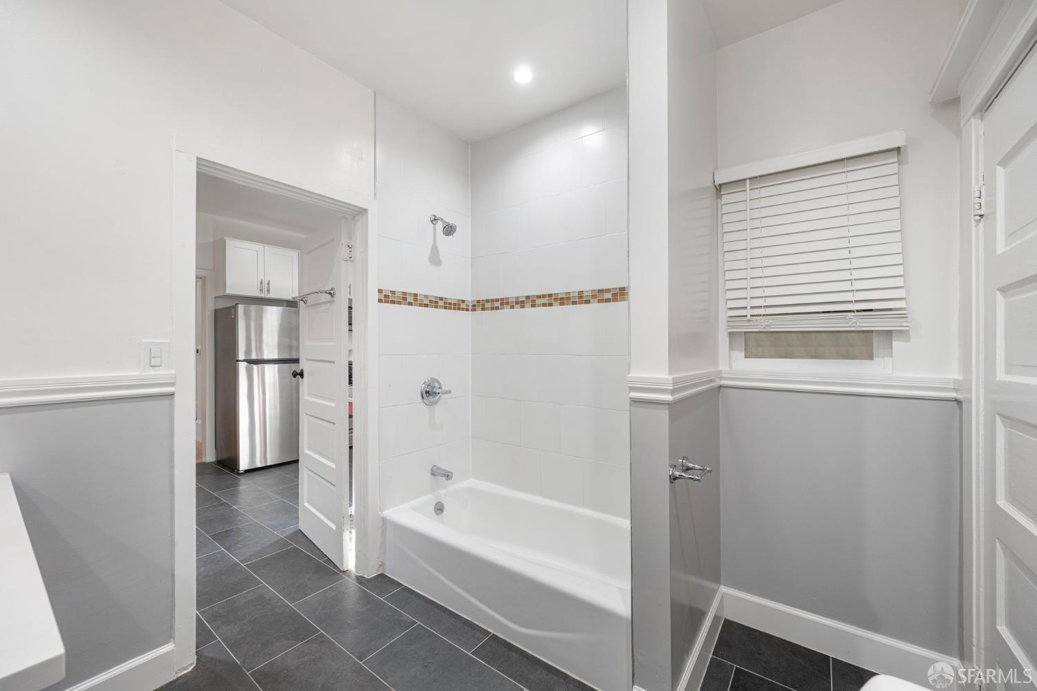 Detail Gallery Image 10 of 82 For 2941 Harrison St, Oakland,  CA 94611 - – Beds | – Baths