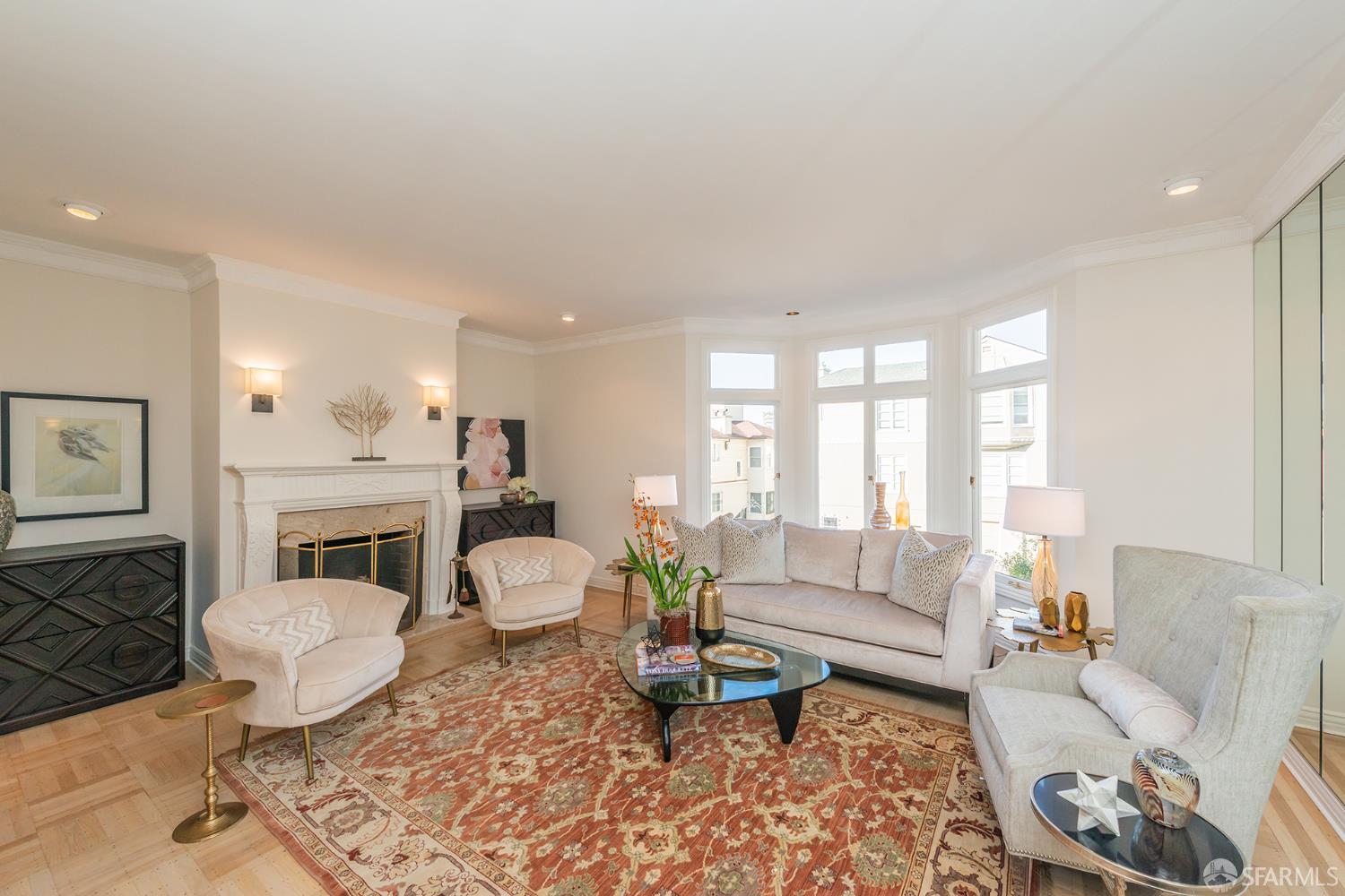 Detail Gallery Image 3 of 27 For 1183 Chestnut St, San Francisco,  CA 94109 - – Beds | – Baths