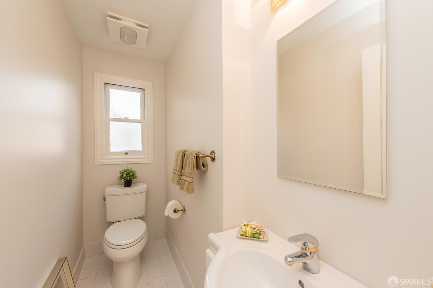 Detail Gallery Image 14 of 27 For 1183 Chestnut St, San Francisco,  CA 94109 - – Beds | – Baths