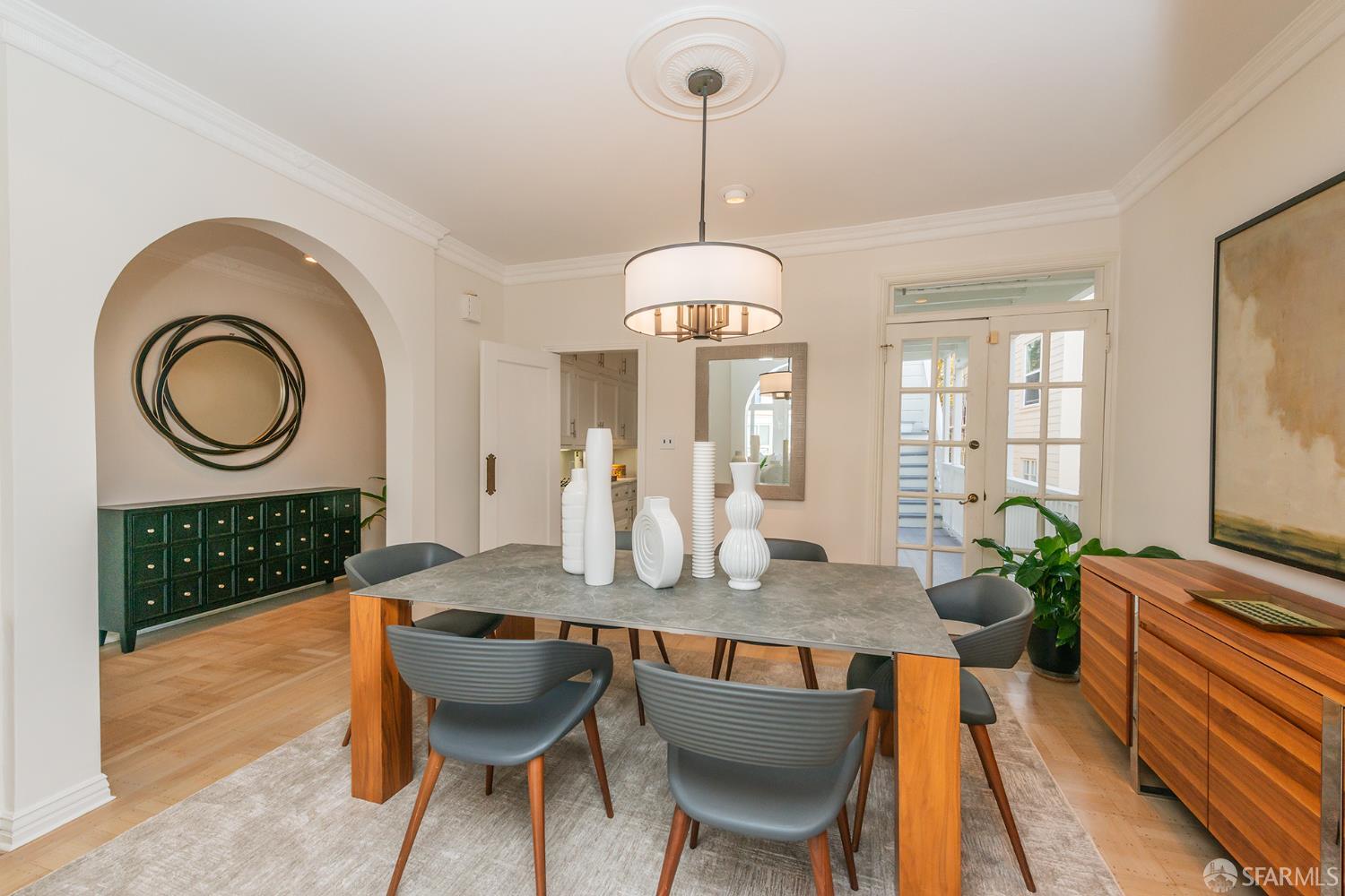 Detail Gallery Image 5 of 27 For 1183 Chestnut St, San Francisco,  CA 94109 - – Beds | – Baths