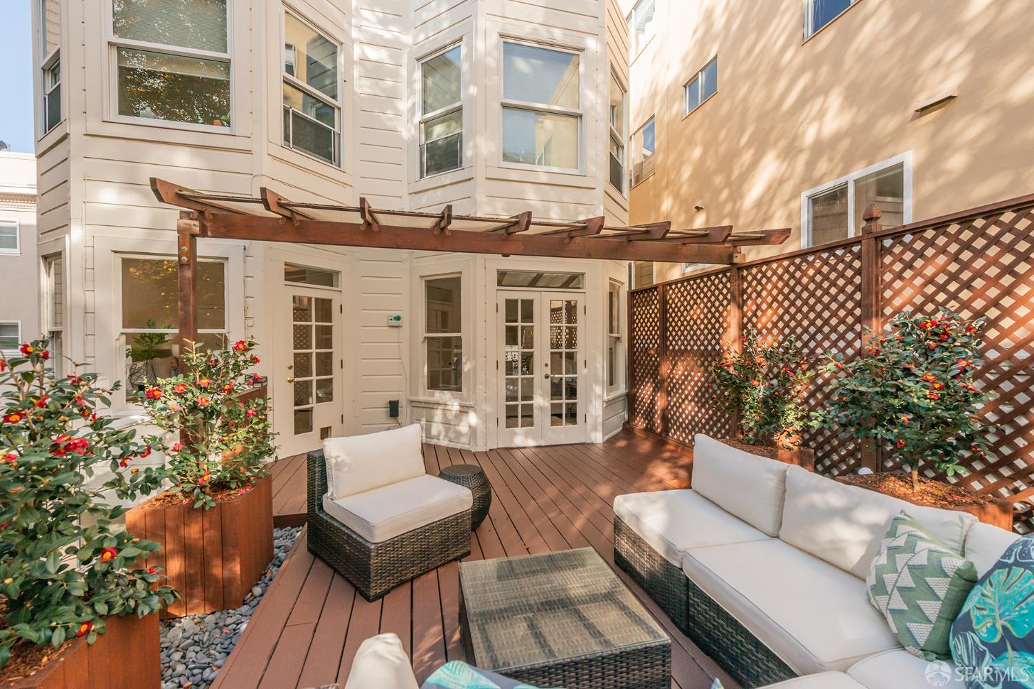 Detail Gallery Image 17 of 27 For 1183 Chestnut St, San Francisco,  CA 94109 - – Beds | – Baths