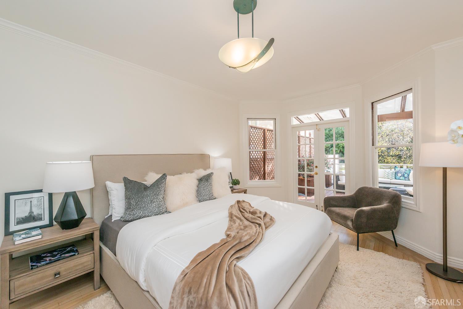 Detail Gallery Image 10 of 27 For 1183 Chestnut St, San Francisco,  CA 94109 - – Beds | – Baths