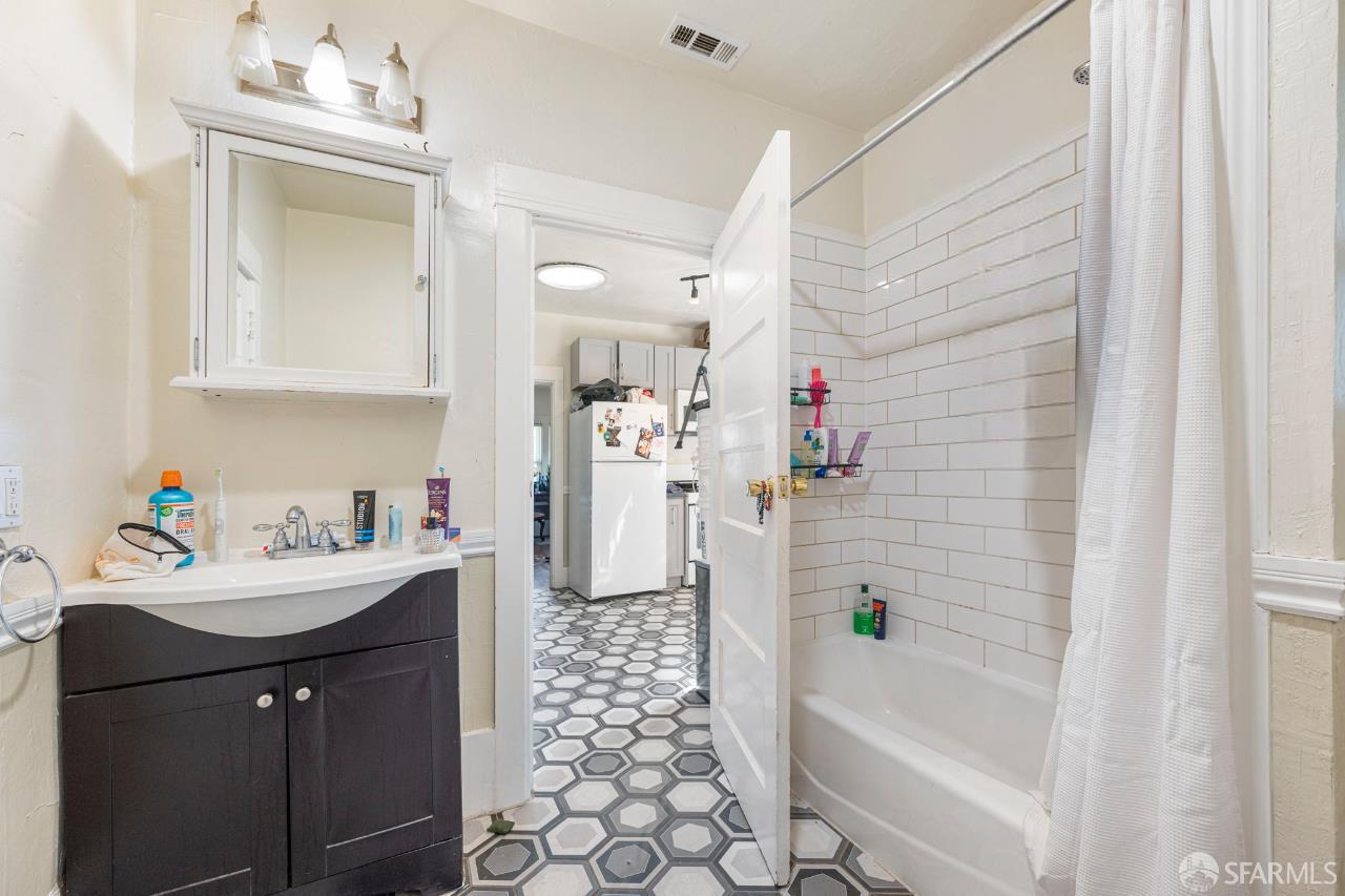 Detail Gallery Image 33 of 82 For 2941 Harrison St, Oakland,  CA 94611 - – Beds | – Baths