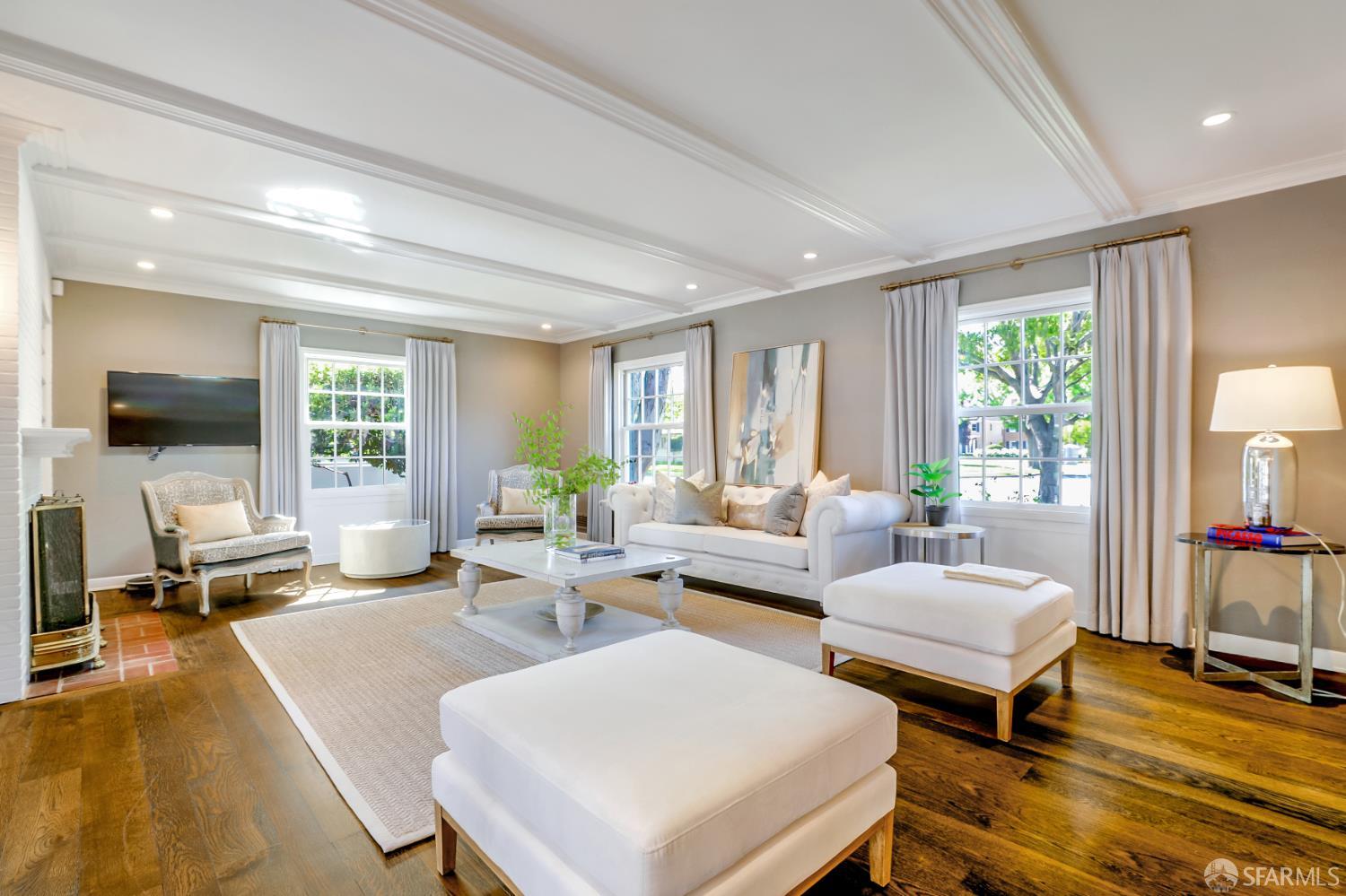 Detail Gallery Image 4 of 33 For 1640 University Ave, San Jose,  CA 95126 - 6 Beds | 4/1 Baths