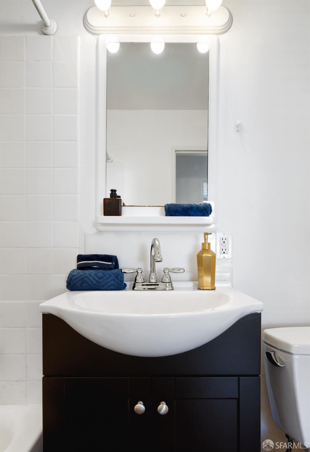 Detail Gallery Image 20 of 47 For 55 Zampa Ln #3,  San Francisco,  CA 94115 - 3 Beds | 2 Baths