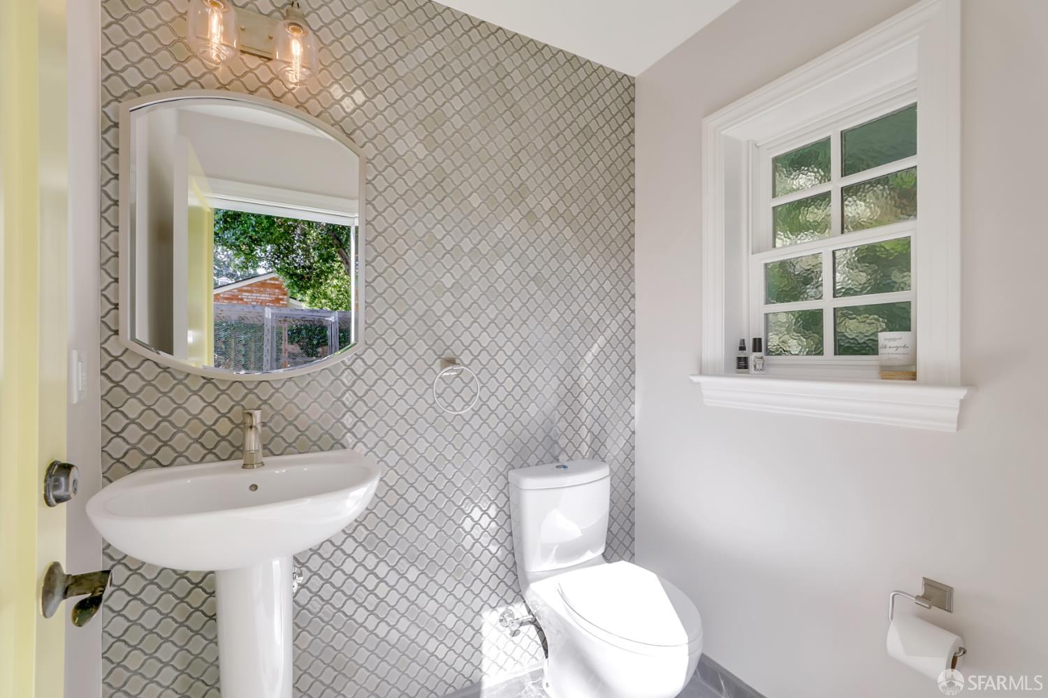 Detail Gallery Image 26 of 33 For 1640 University Ave, San Jose,  CA 95126 - 6 Beds | 4/1 Baths