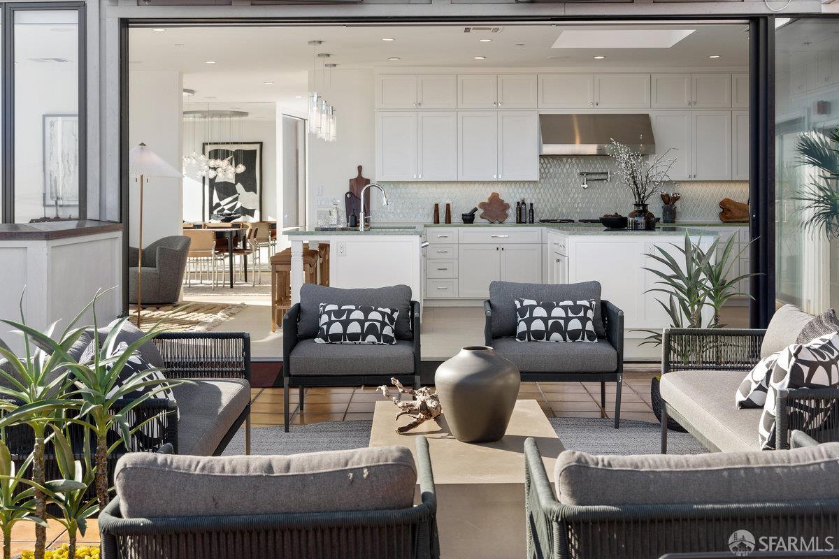 Detail Gallery Image 25 of 58 For 455 Vallejo St Ph7,  San Francisco,  CA 94133 - 3 Beds | 3/2 Baths