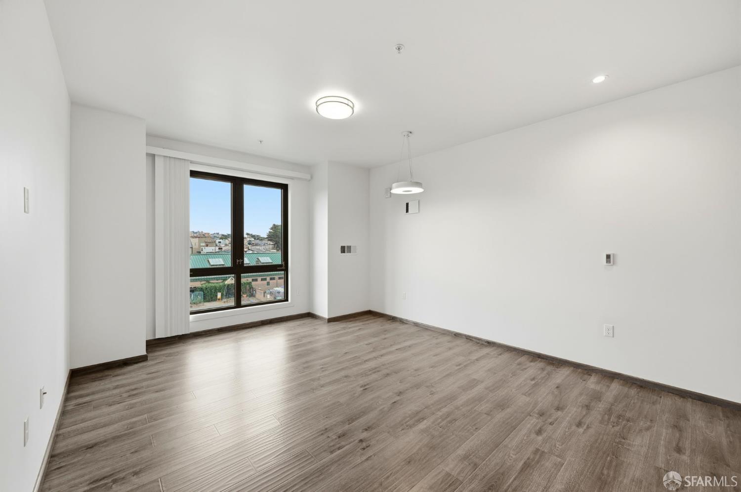 Detail Gallery Image 7 of 51 For 3535 Wawona St #415,  San Francisco,  CA 94116 - 2 Beds | 2 Baths