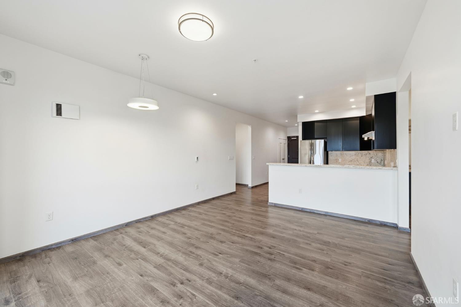 Detail Gallery Image 9 of 51 For 3535 Wawona St #415,  San Francisco,  CA 94116 - 2 Beds | 2 Baths