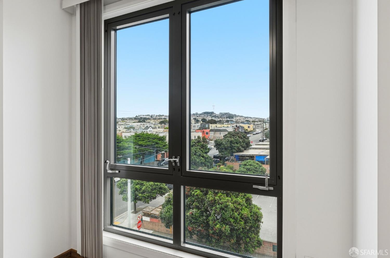 Detail Gallery Image 14 of 51 For 3535 Wawona St #415,  San Francisco,  CA 94116 - 2 Beds | 2 Baths