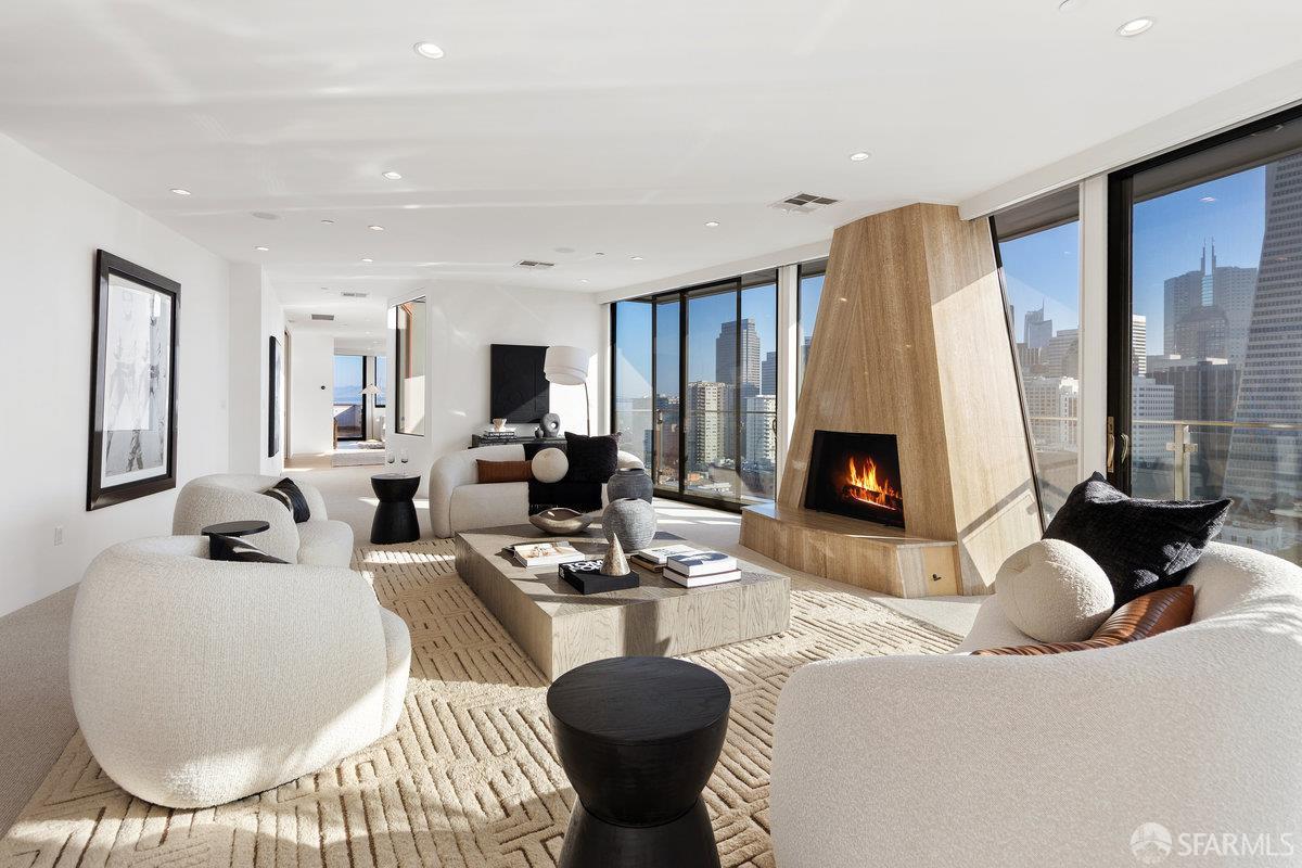 Detail Gallery Image 4 of 58 For 455 Vallejo St Ph7,  San Francisco,  CA 94133 - 3 Beds | 3/2 Baths