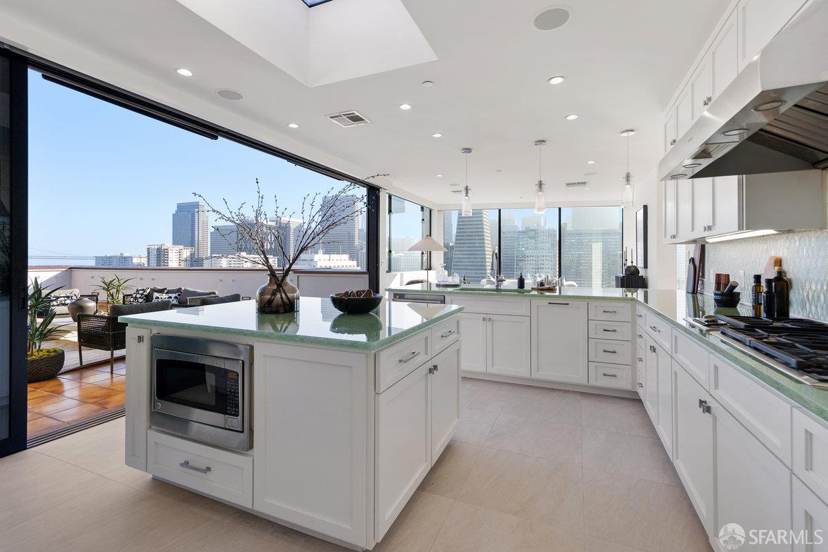 Detail Gallery Image 18 of 58 For 455 Vallejo St Ph7,  San Francisco,  CA 94133 - 3 Beds | 3/2 Baths