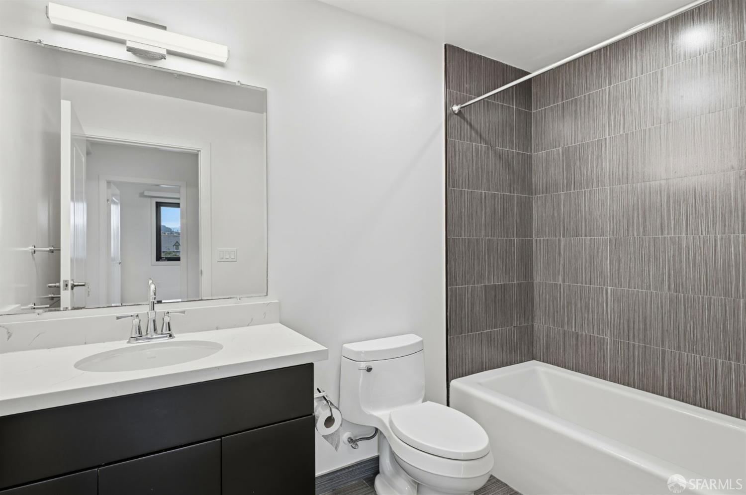 Detail Gallery Image 23 of 51 For 3535 Wawona St #415,  San Francisco,  CA 94116 - 2 Beds | 2 Baths