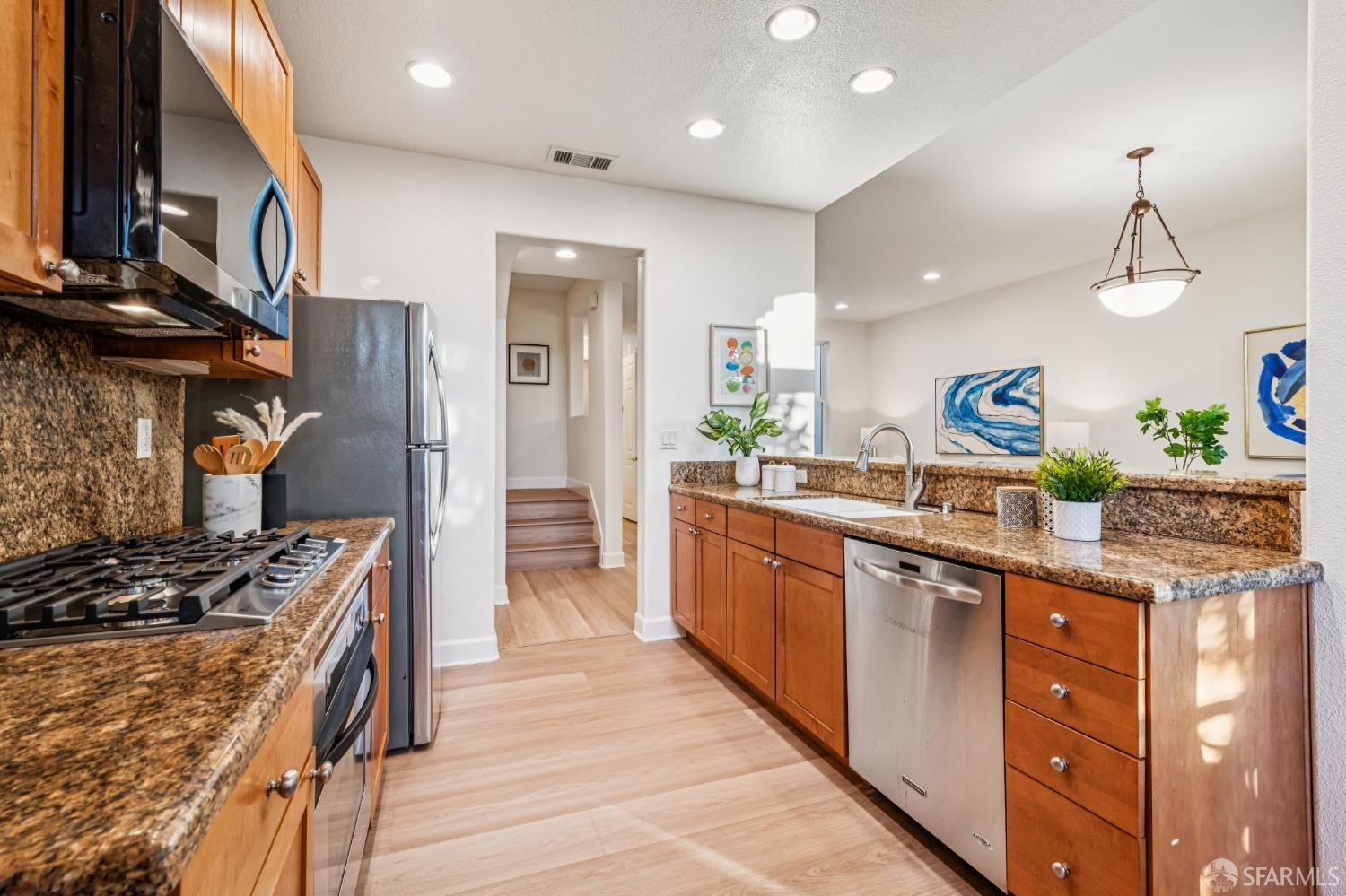 Photo #17: 425091702 Listing: Photo #17