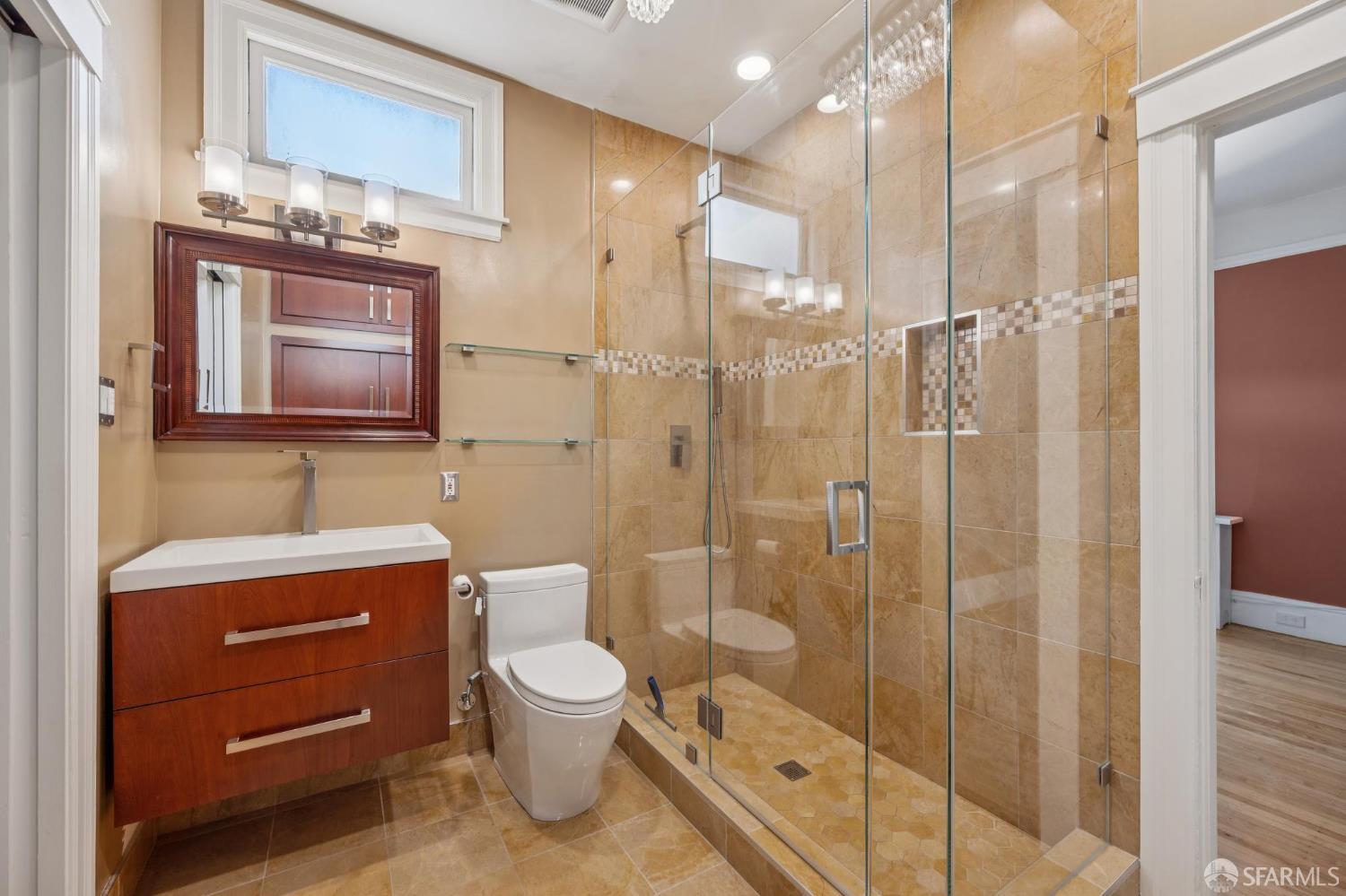 Detail Gallery Image 14 of 25 For 189 Commonwealth Ave #3,  San Francisco,  CA 94118 - 3 Beds | 1/1 Baths