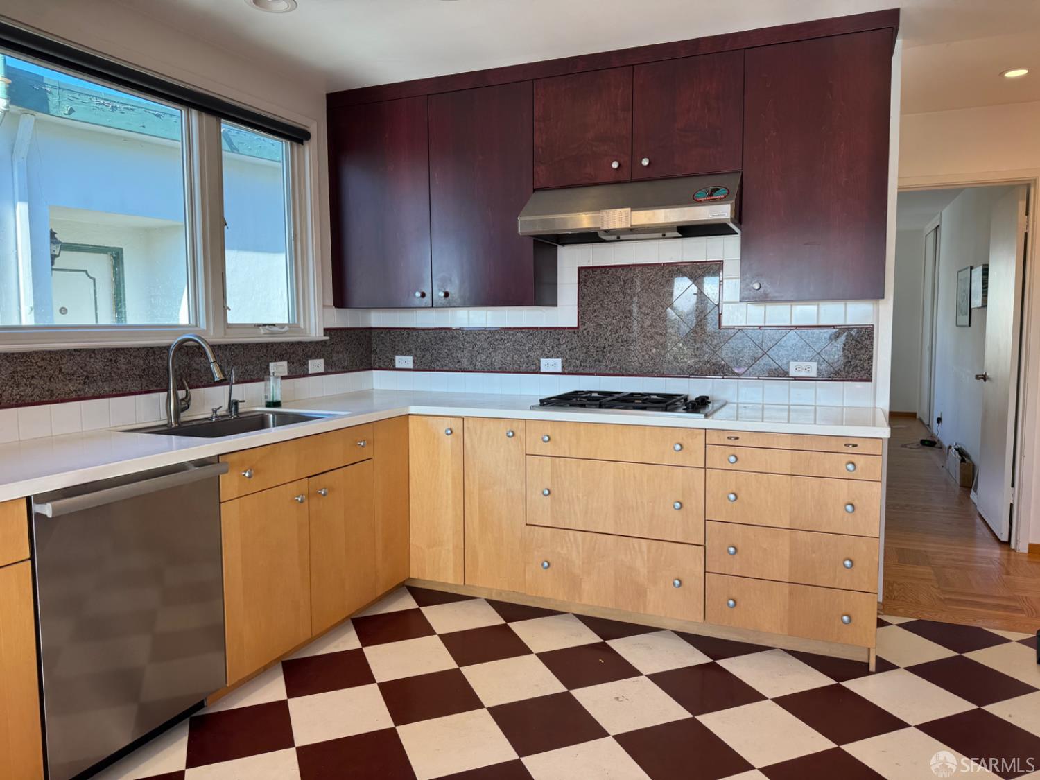 Detail Gallery Image 5 of 18 For 377 Oak Park Dr, San Francisco,  CA 94131 - 2 Beds | 2 Baths