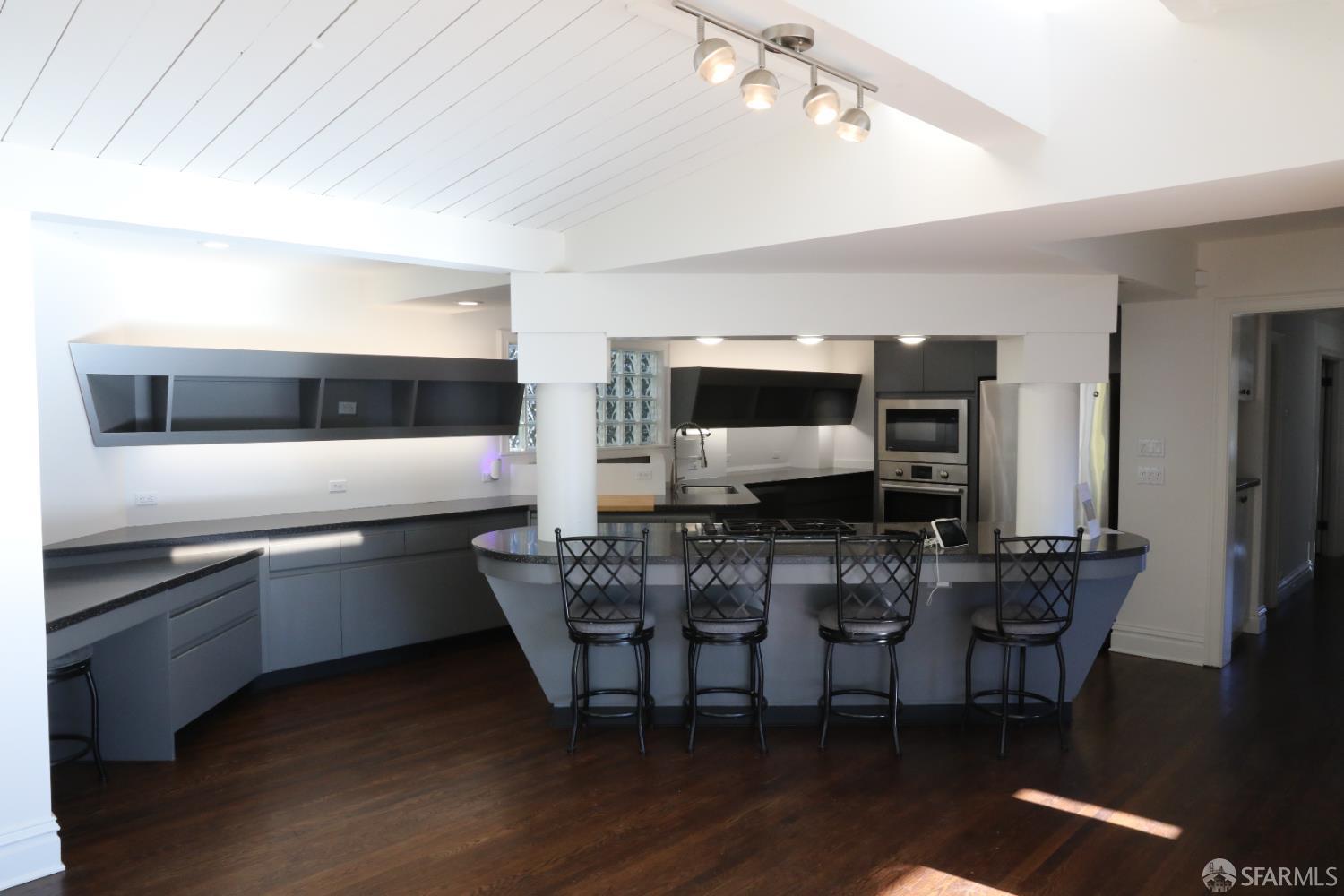 Detail Gallery Image 14 of 22 For 285 Moncada Way, San Francisco,  CA 94127 - 4 Beds | 2/1 Baths