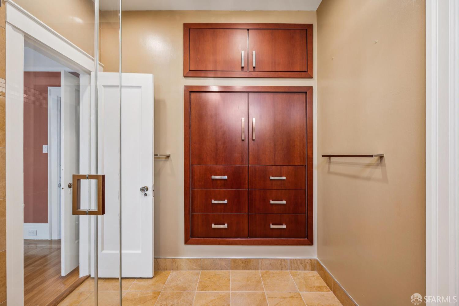 Detail Gallery Image 16 of 25 For 189 Commonwealth Ave #3,  San Francisco,  CA 94118 - 3 Beds | 1/1 Baths