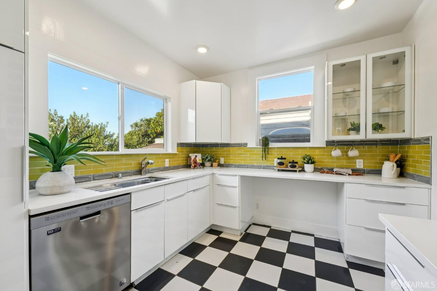 Detail Gallery Image 25 of 57 For 178 Allison St, San Francisco,  CA 94112 - 2 Beds | 1 Baths