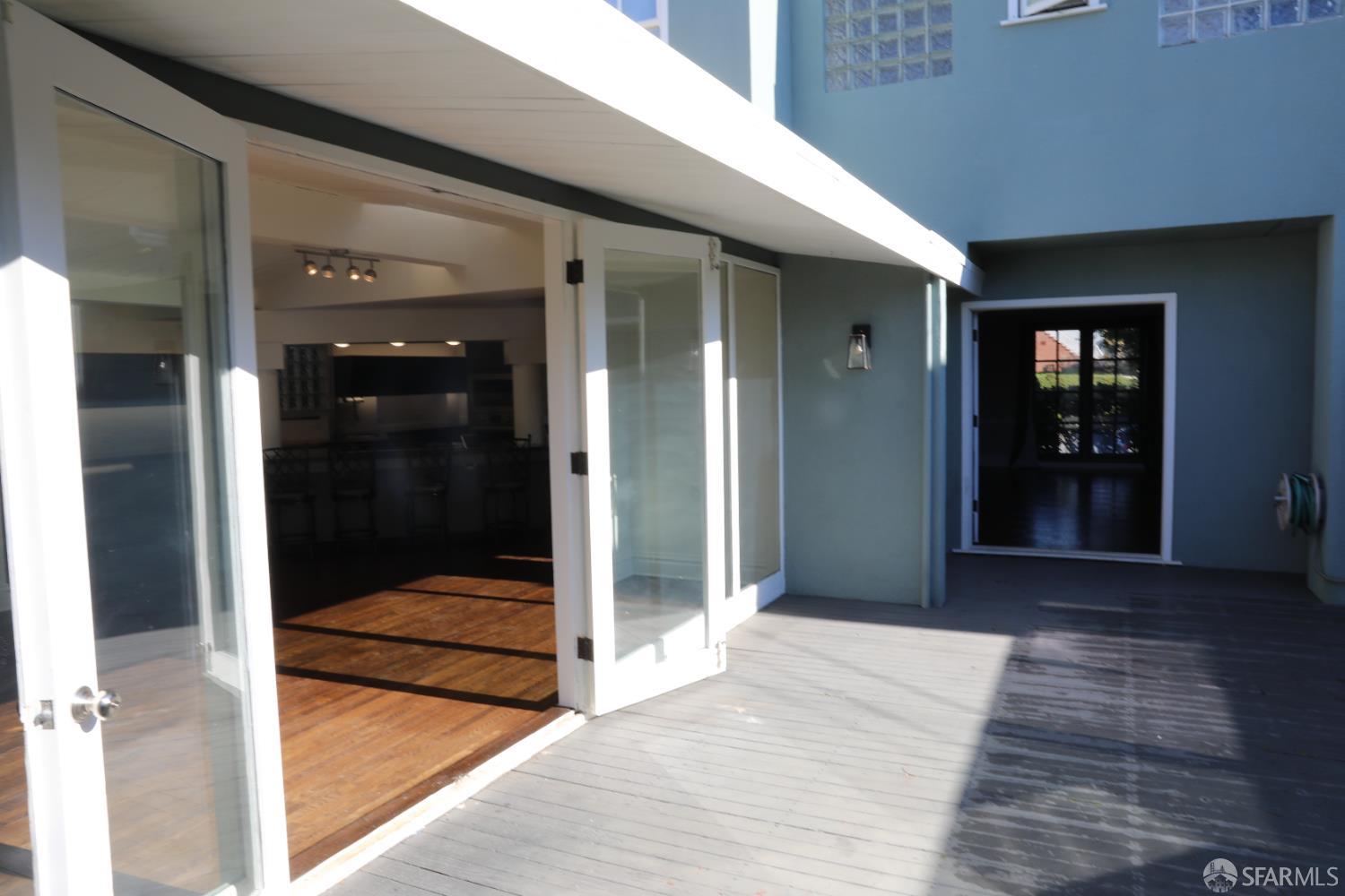 Detail Gallery Image 15 of 22 For 285 Moncada Way, San Francisco,  CA 94127 - 4 Beds | 2/1 Baths