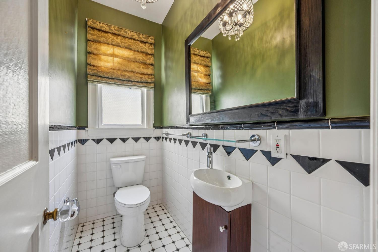 Detail Gallery Image 23 of 25 For 189 Commonwealth Ave #3,  San Francisco,  CA 94118 - 3 Beds | 1/1 Baths