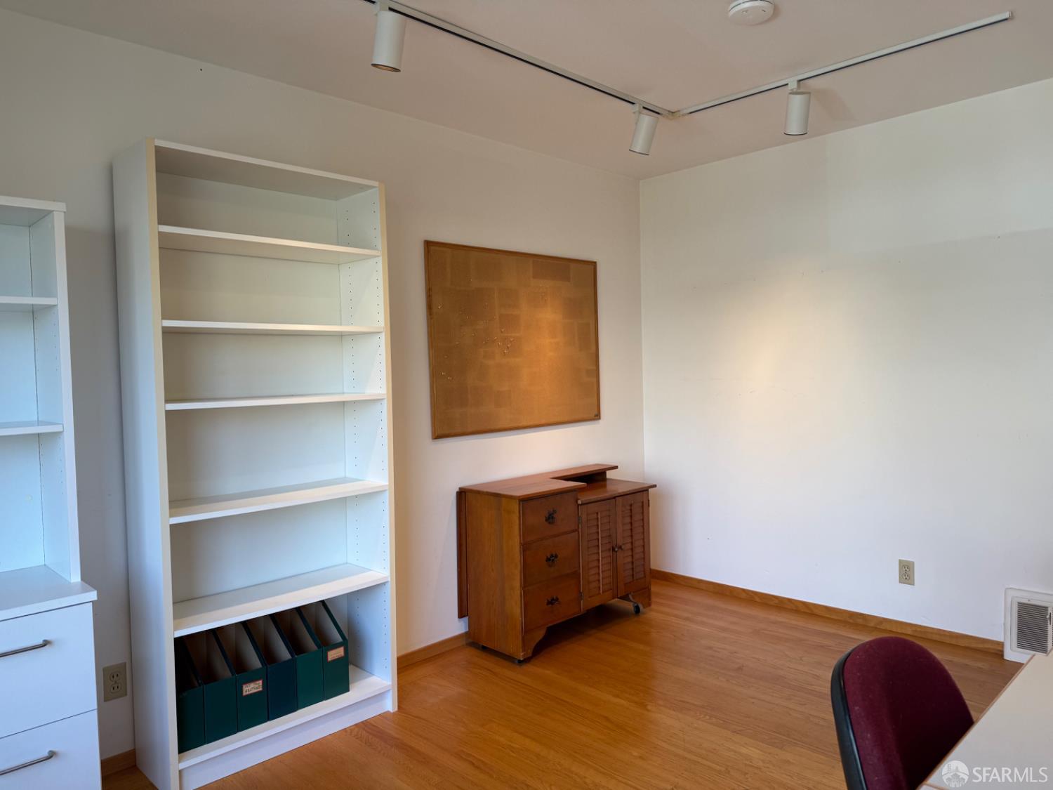 Detail Gallery Image 7 of 18 For 377 Oak Park Dr, San Francisco,  CA 94131 - 2 Beds | 2 Baths