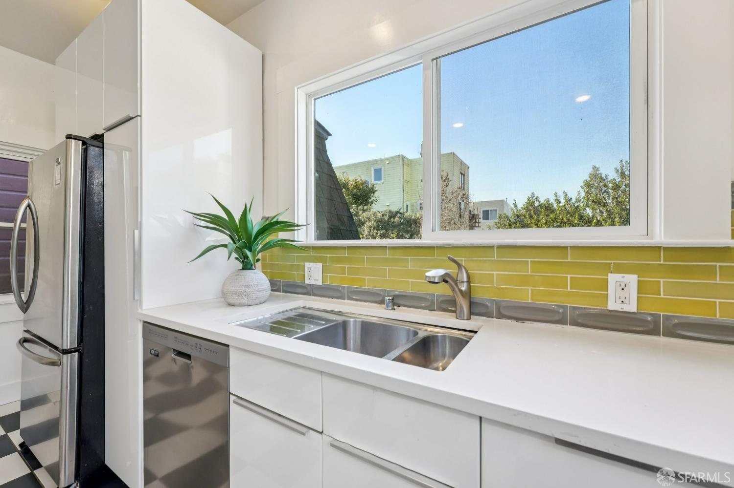 Detail Gallery Image 19 of 57 For 178 Allison St, San Francisco,  CA 94112 - 2 Beds | 1 Baths