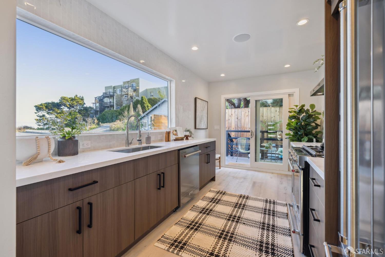 Detail Gallery Image 25 of 92 For 89 Naples St, San Francisco,  CA 94112 - 4 Beds | 3 Baths