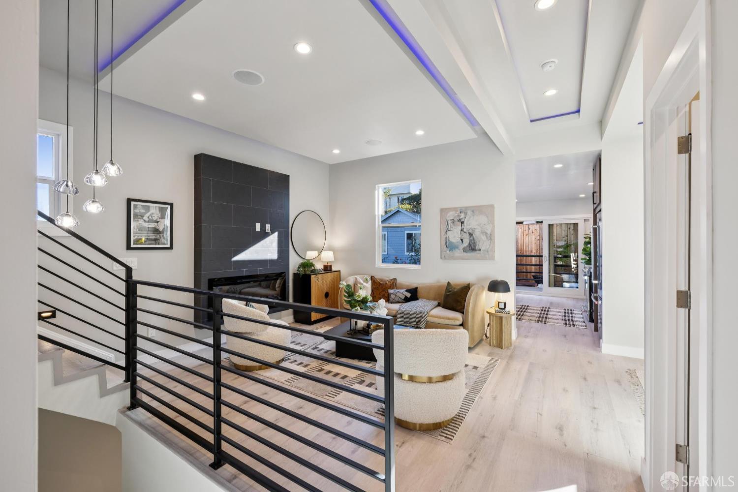 Detail Gallery Image 15 of 92 For 89 Naples St, San Francisco,  CA 94112 - 4 Beds | 3 Baths