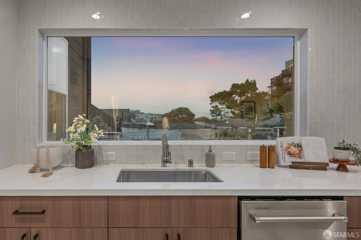 Detail Gallery Image 73 of 92 For 89 Naples St, San Francisco,  CA 94112 - 4 Beds | 3 Baths