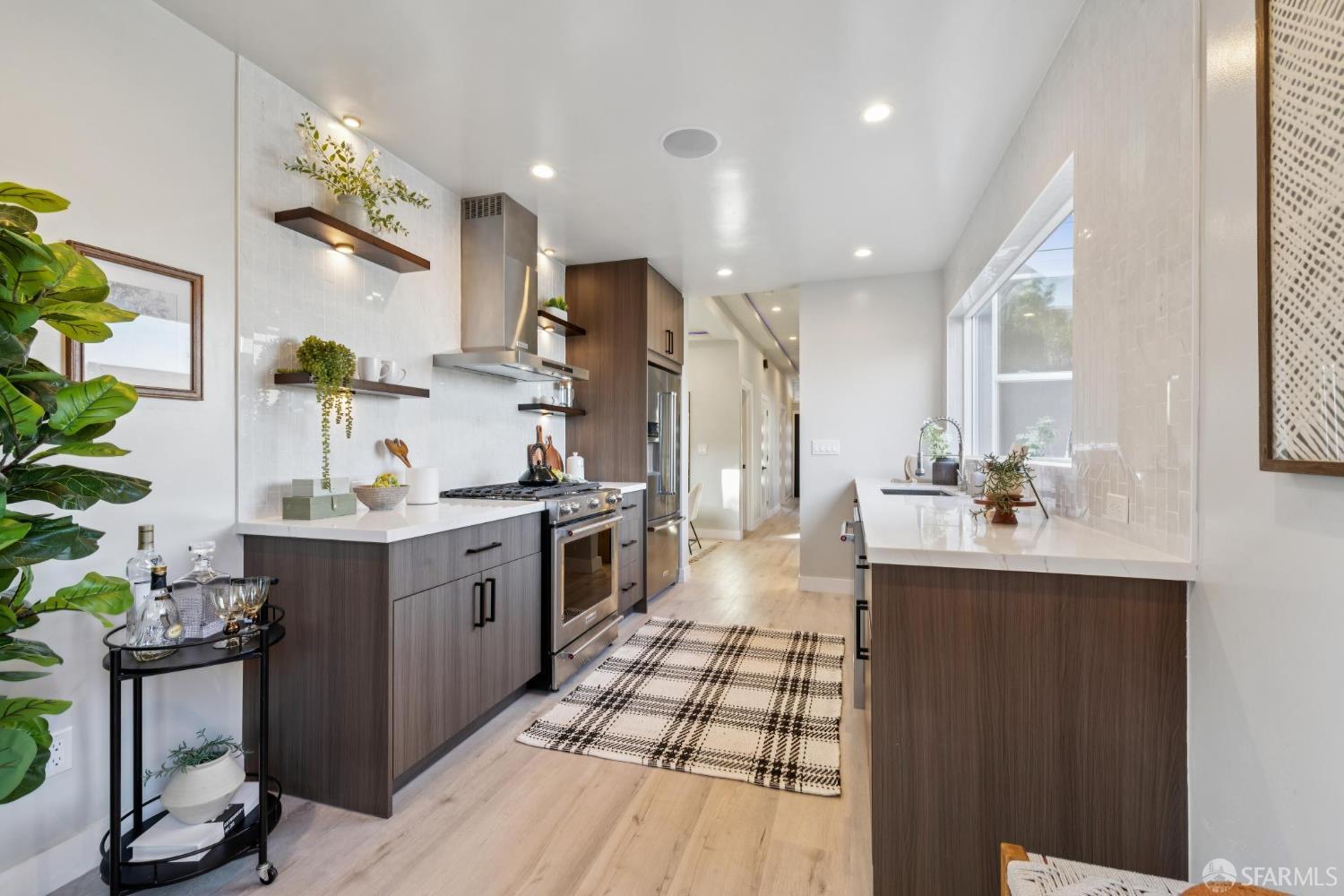 Detail Gallery Image 7 of 92 For 89 Naples St, San Francisco,  CA 94112 - 4 Beds | 3 Baths