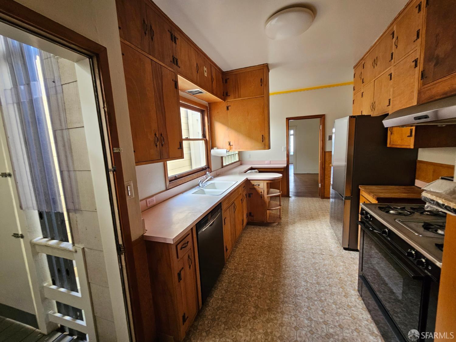 Detail Gallery Image 6 of 13 For 1362 25th Ave, San Francisco,  CA 94122 - – Beds | – Baths